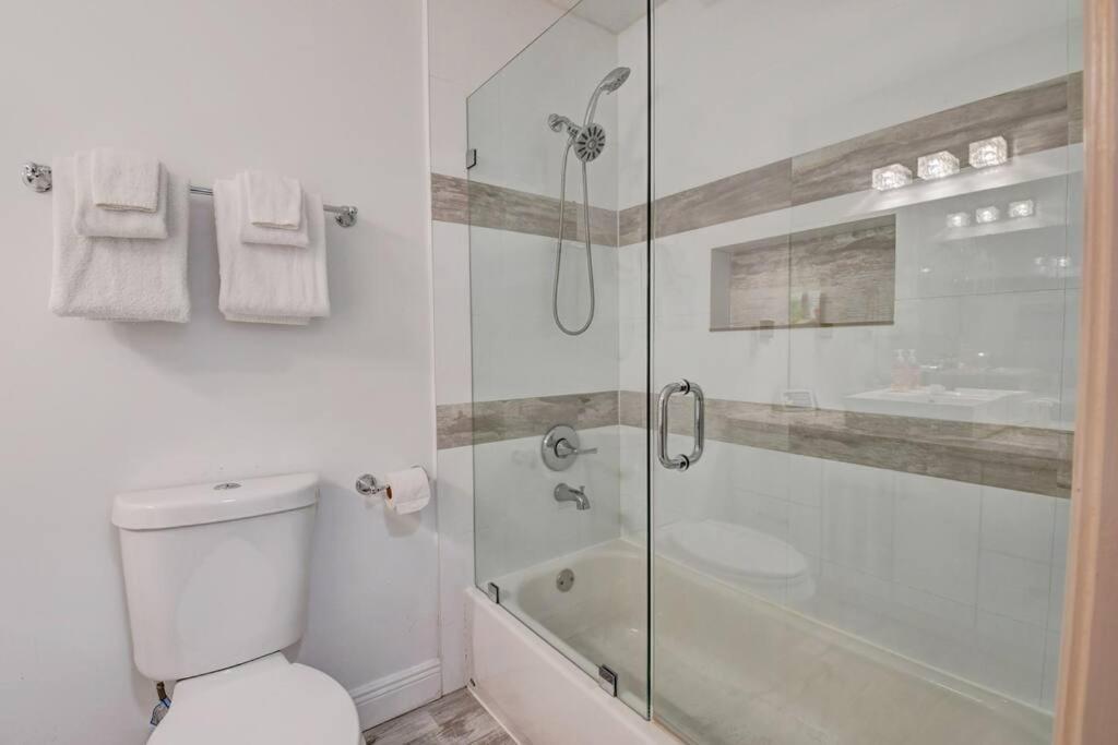 5 Bedroom Mansion With Pool And Non-Heated Jacuzzi Games In Boynton Beach Exterior photo