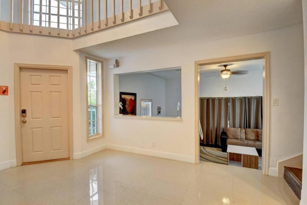 5 Bedroom Mansion With Pool And Non-Heated Jacuzzi Games In Boynton Beach Exterior photo