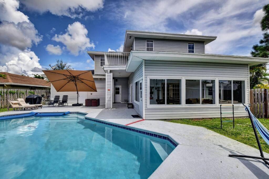 5 Bedroom Mansion With Pool And Non-Heated Jacuzzi Games In Boynton Beach Exterior photo