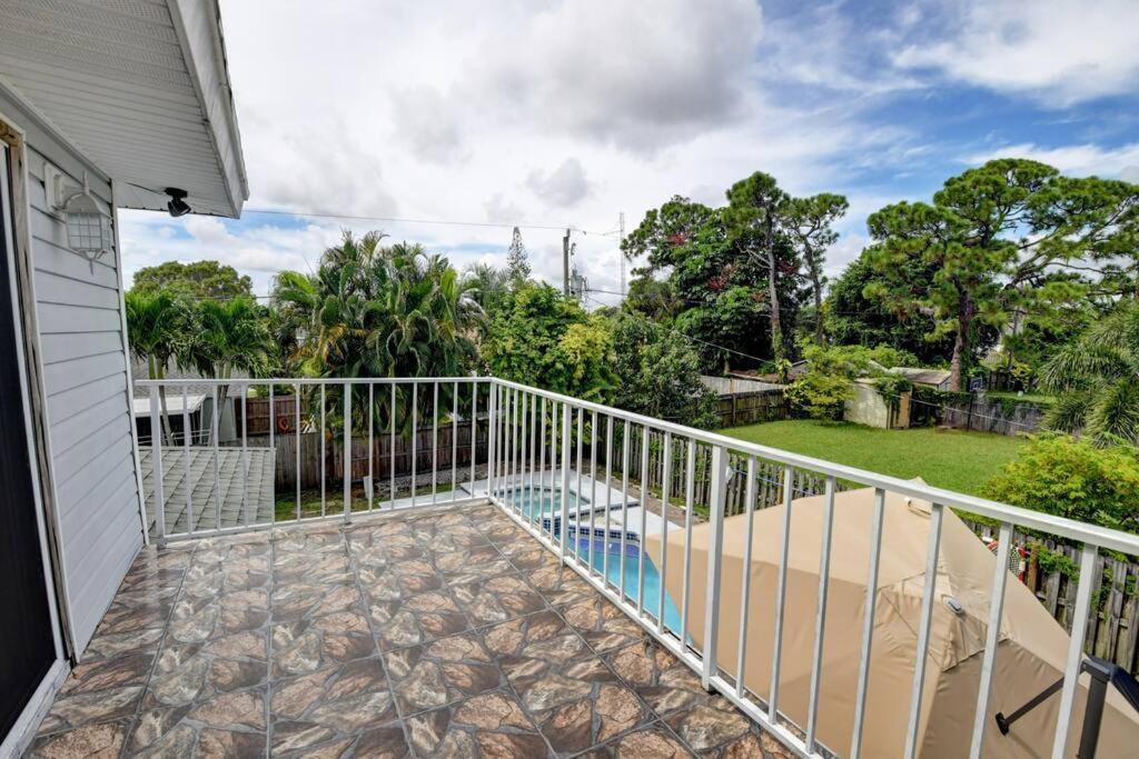5 Bedroom Mansion With Pool And Non-Heated Jacuzzi Games In Boynton Beach Exterior photo