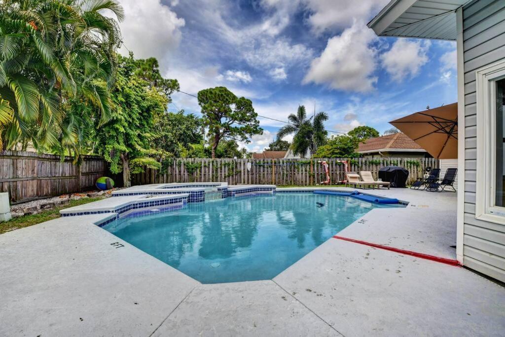 5 Bedroom Mansion With Pool And Non-Heated Jacuzzi Games In Boynton Beach Exterior photo