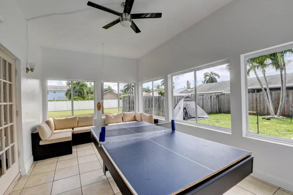5 Bedroom Mansion With Pool And Non-Heated Jacuzzi Games In Boynton Beach Exterior photo